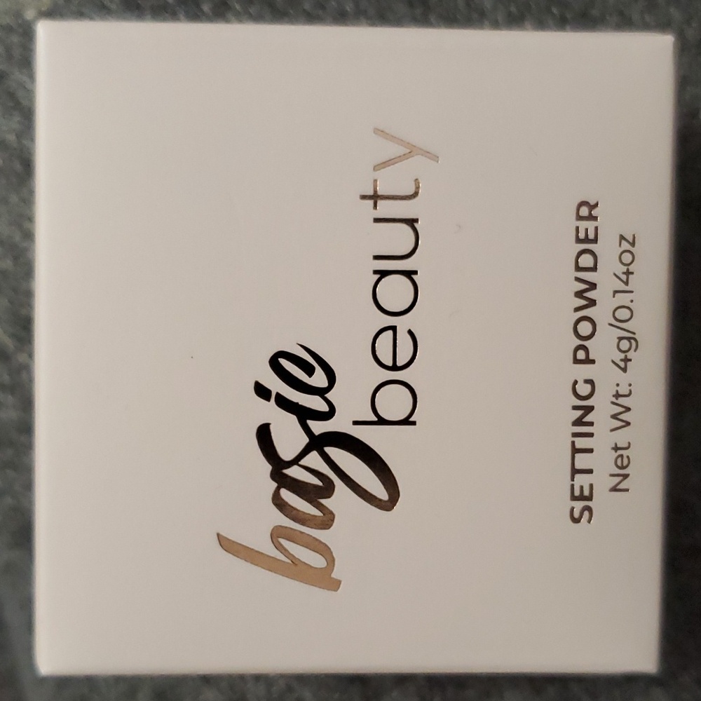 Basic Beauty Setting Powder - Picture 2 of 2